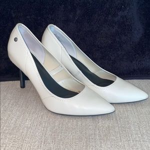 Vera wang Stevie vanilla pumps